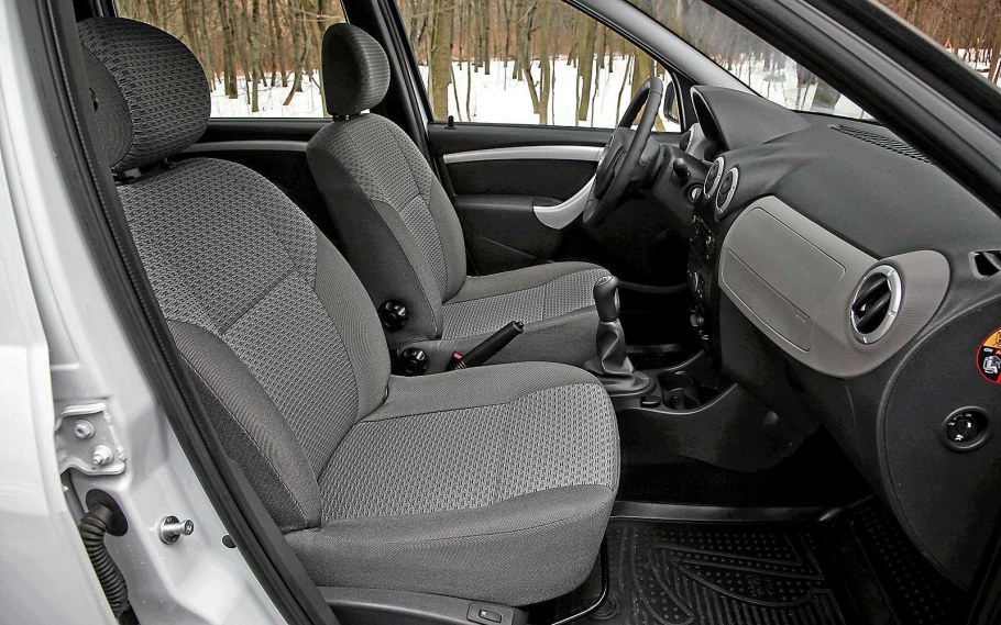 Лада Ларгус кросс салон