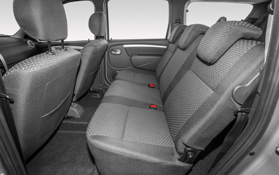 Лада Ларгус 7 задний ряд