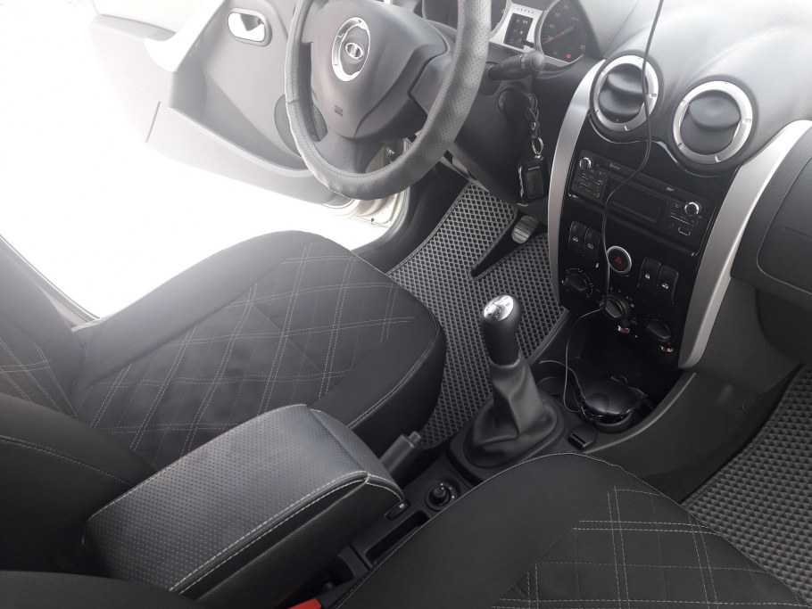 Ларгус кросс черный салон