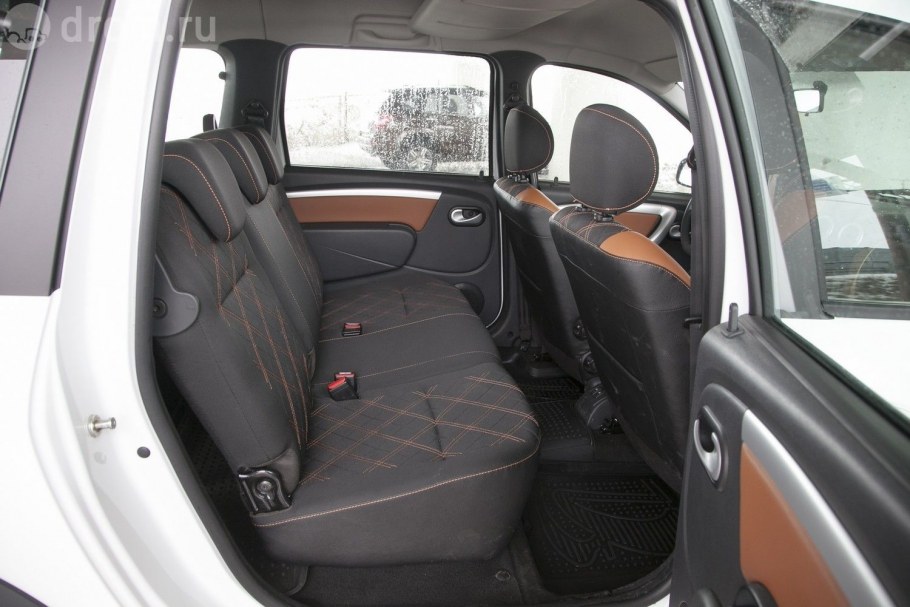 Лада Ларгус 7 задний ряд