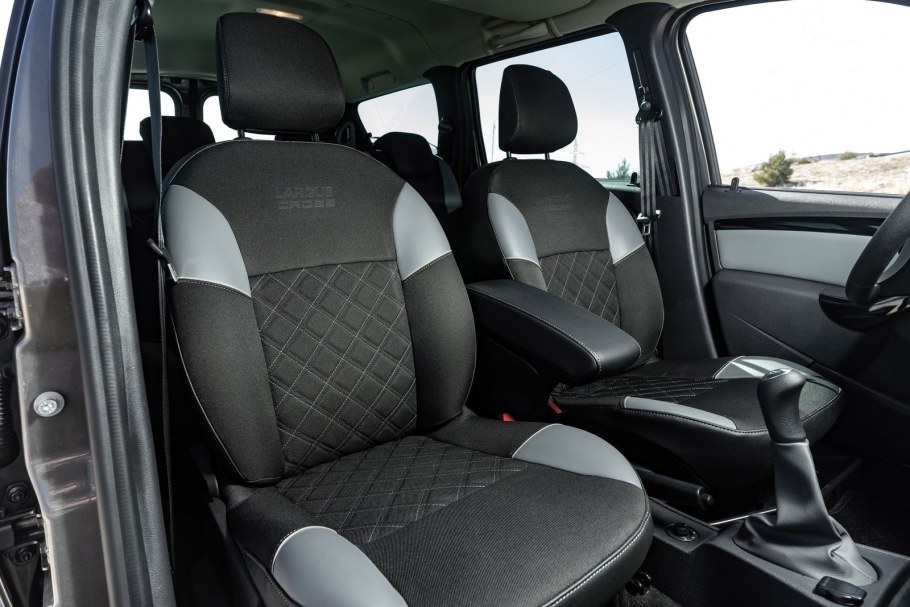 Lada Largus Cross 2021 салон