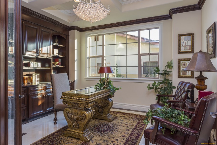 Интерьер библиотеки в частном доме