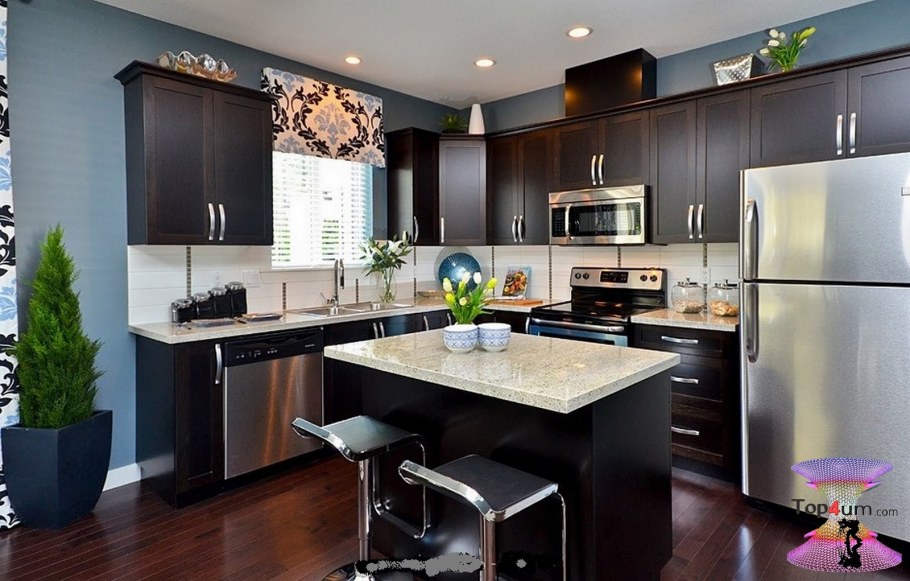 Коричневые стены на кухне