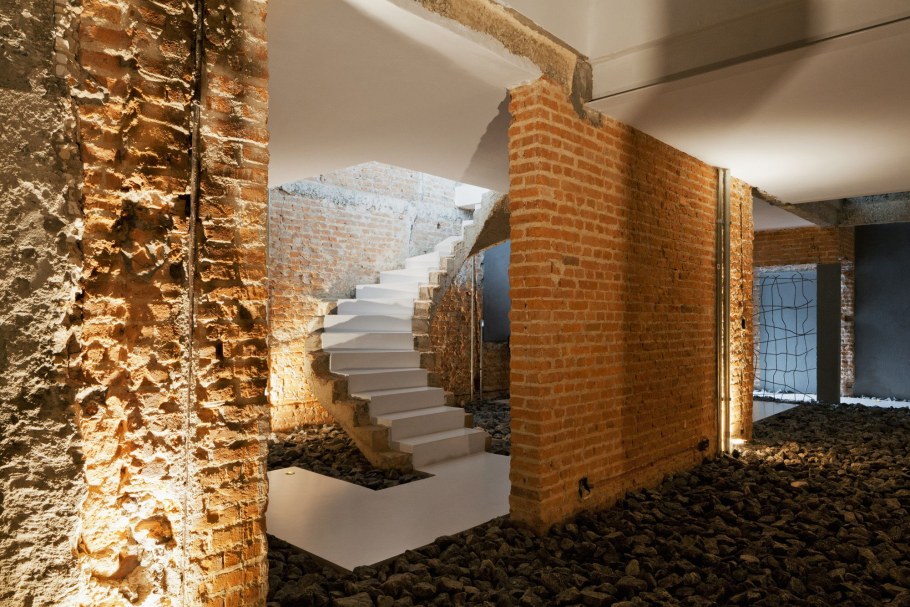 Камень в офисе интерьер