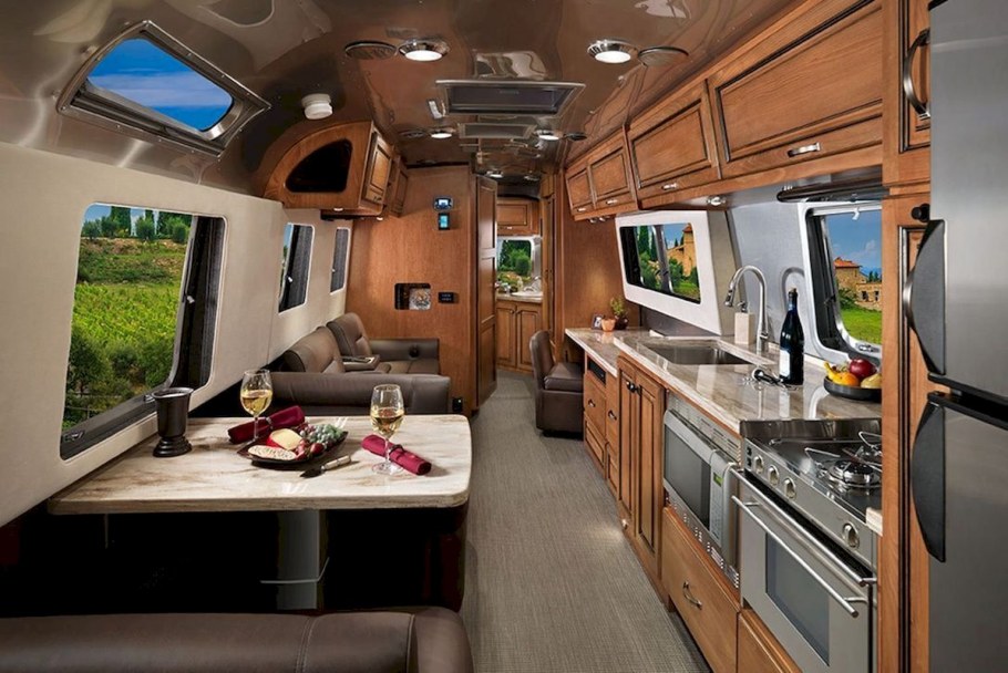 Автодом Airstream 2020