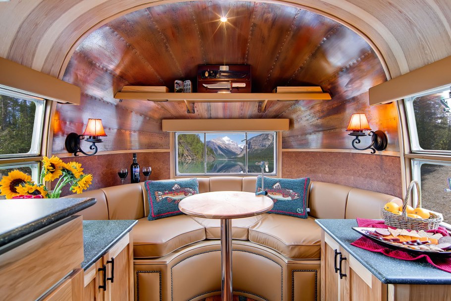 Американский кемпер Airstream