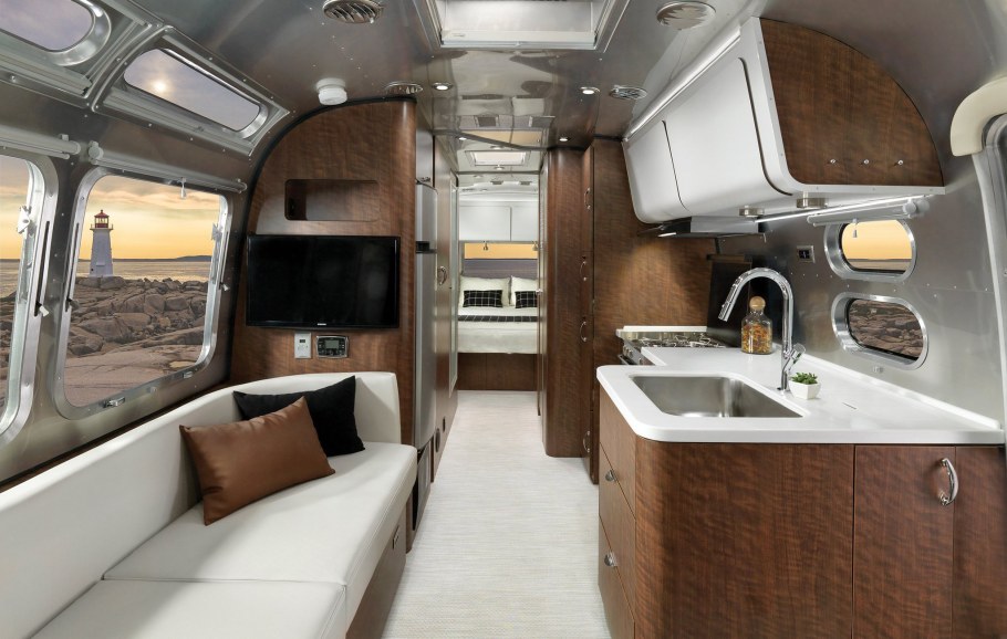 2021 Airstream RV Classic 30rbq комплектация
