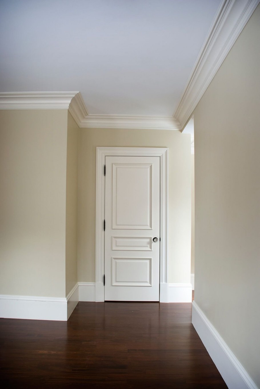 Плинтус напольный в цвет стен