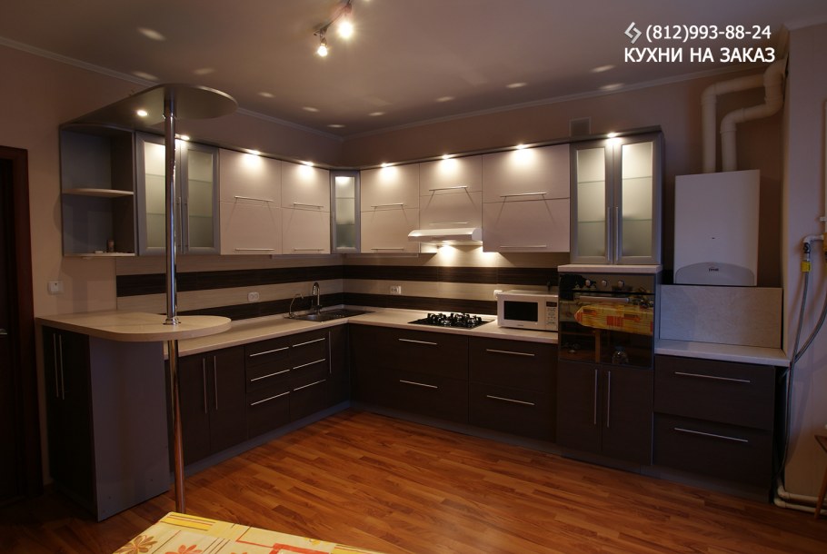 Большая угловая кухня