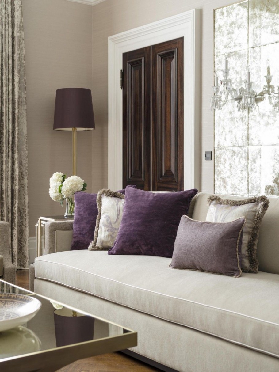 Серо сиреневый диван