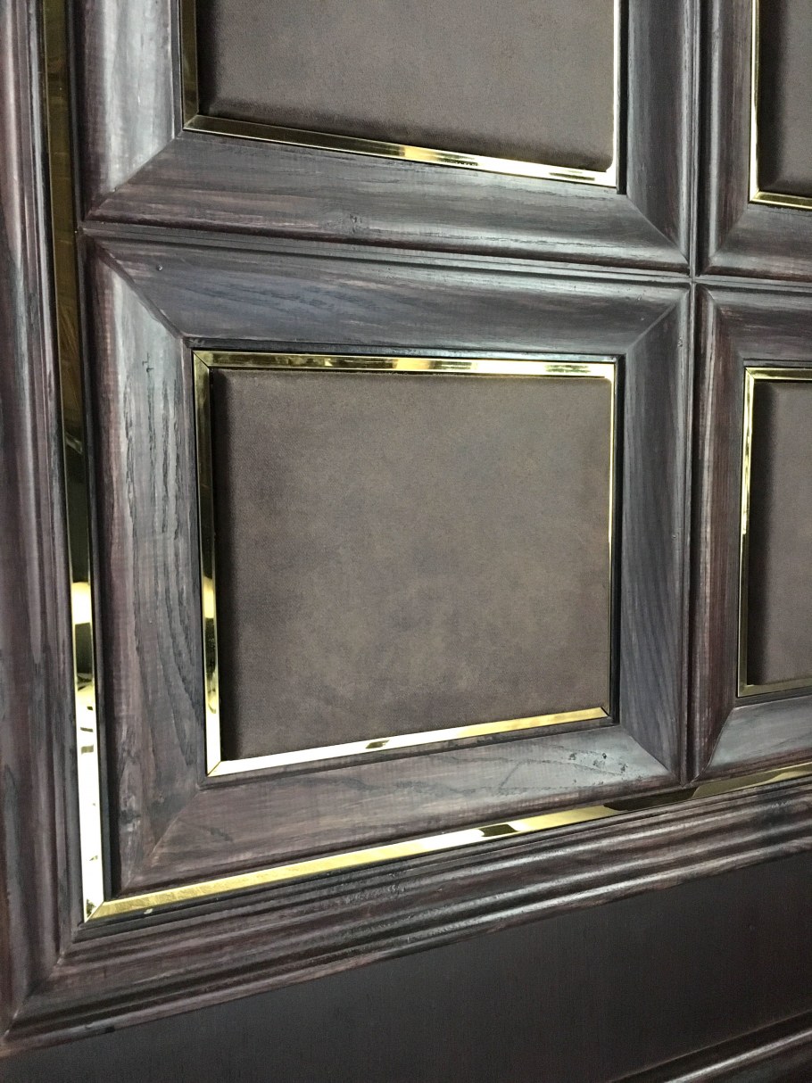 Фасады с металлическими вставками