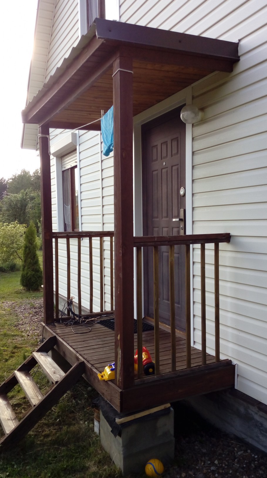 Деревянное крыльцо