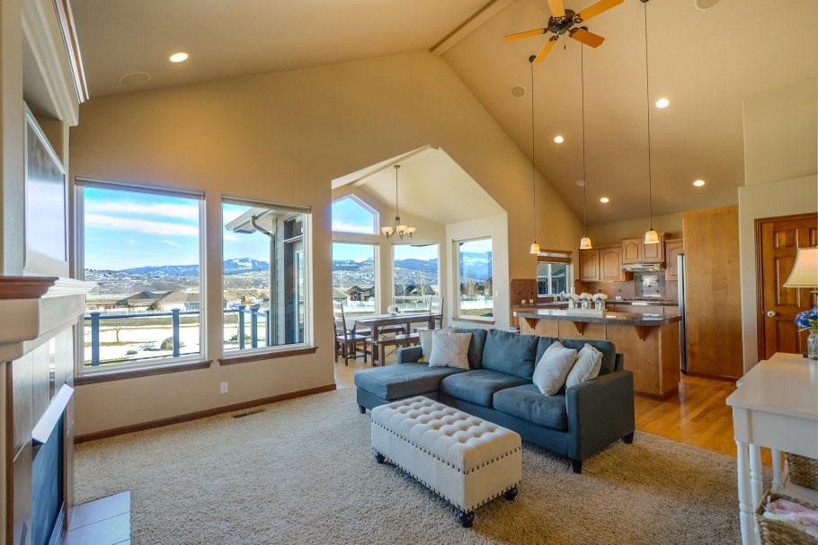 Просторный интерьер квартиры