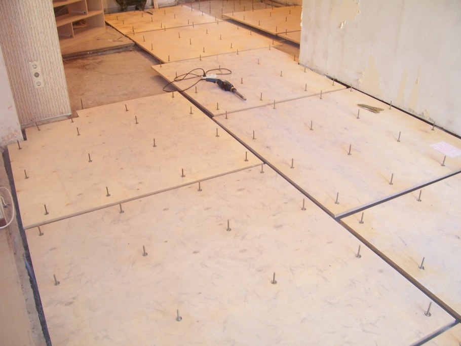 ДСП на пол по лагам