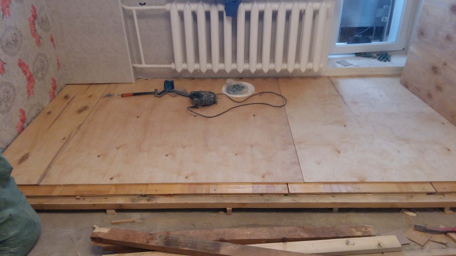 Фанерный пол в деревянном доме