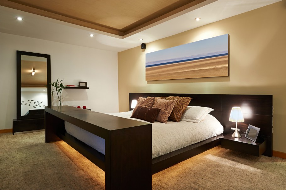 Спальня в коричневом стиле