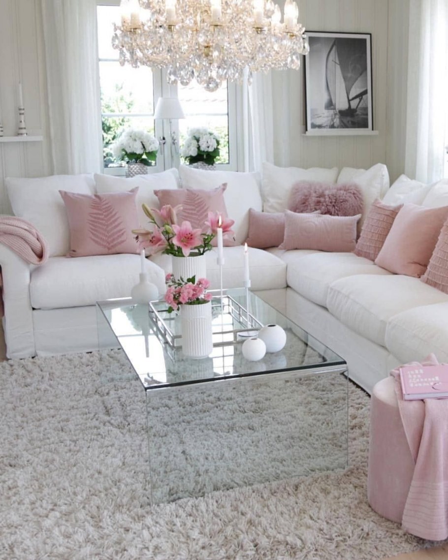 Светлый интерьер гостиной