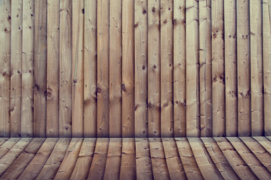 Стена из бревен