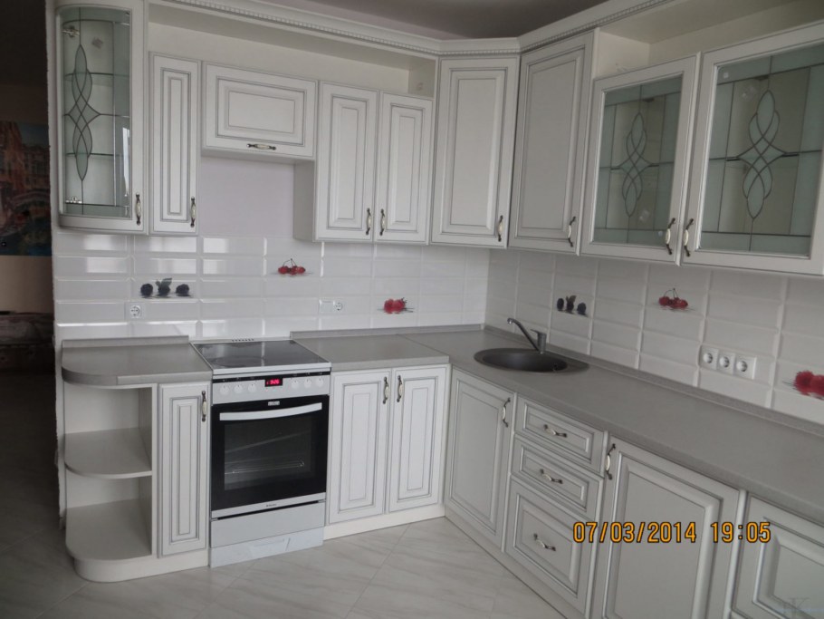 Кухни Зов ясень белый патина серебро