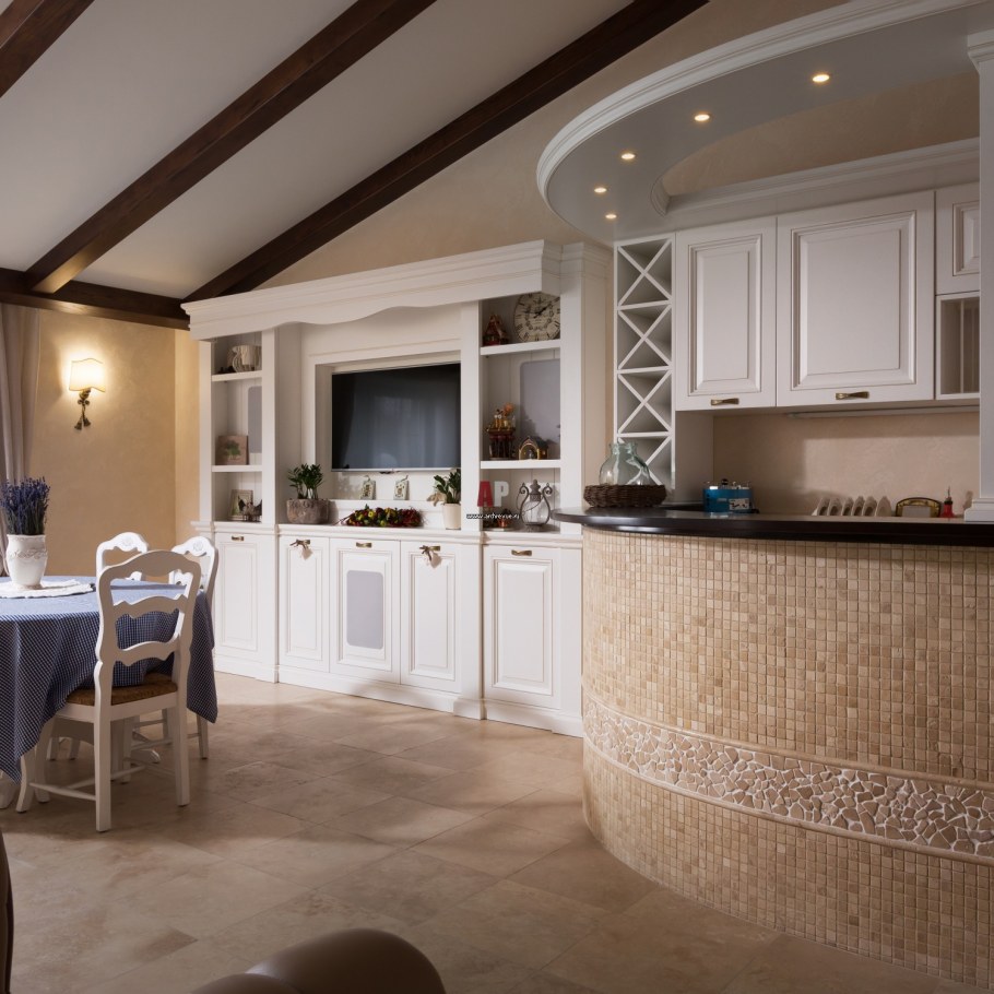 Интерьер кухни в жемчужных тонах