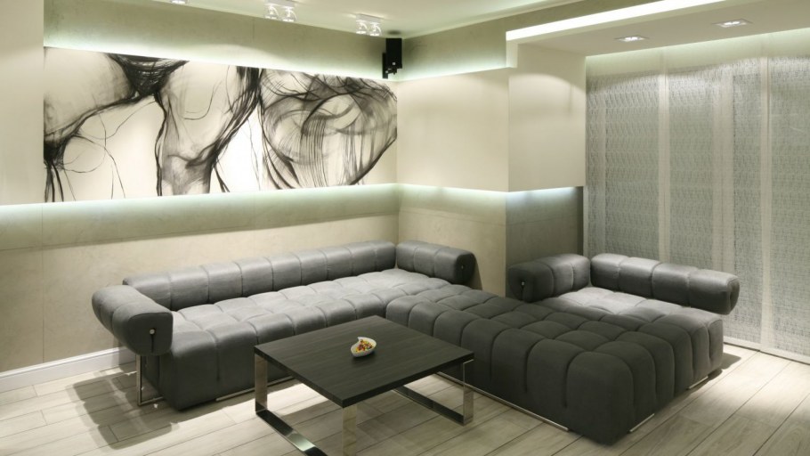 Декор стены над угловым диваном