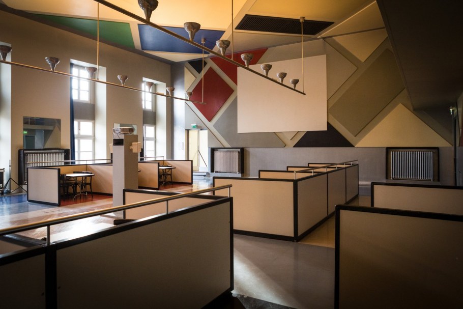 Мебель в стиле конструктивизм