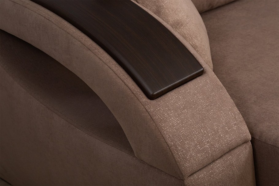 Коричневый диван в интерьере