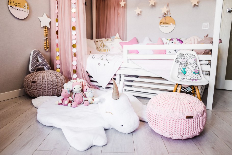 Стильная детская комната для девочки