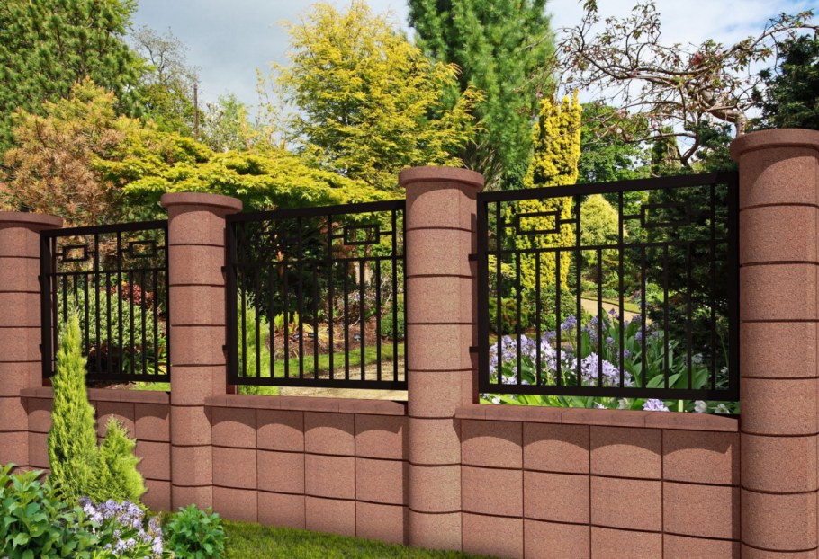 Забор с колоннами