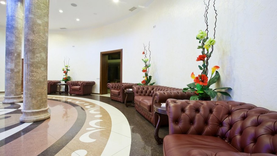 Интерьер холла гостиницы