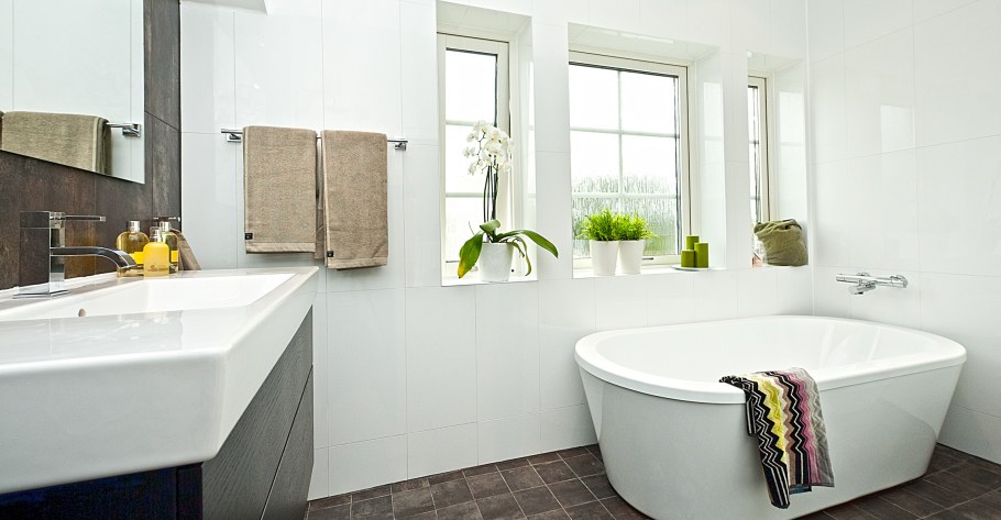 Ванная комната плитка под дерево