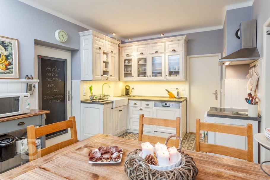 Маленькая кухня в стиле Прованс
