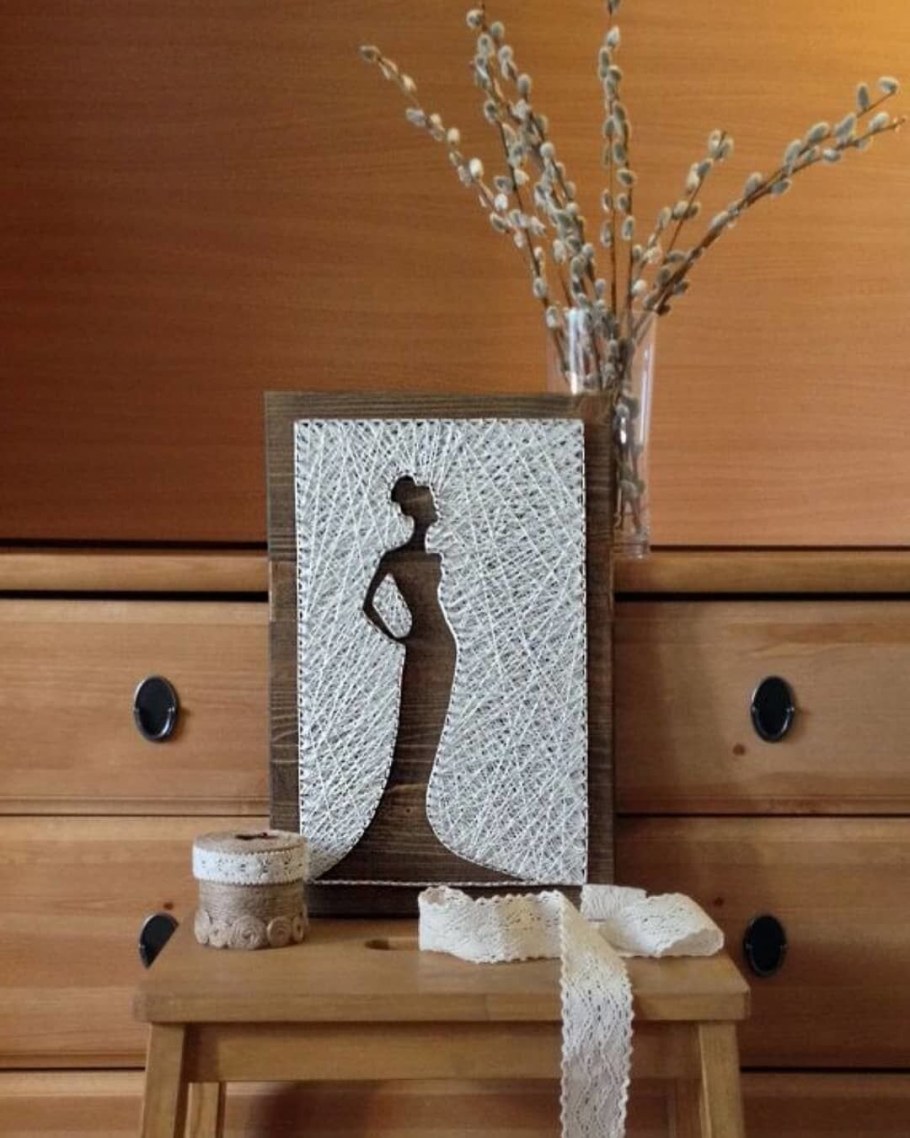 Декор с гвоздями и нитками