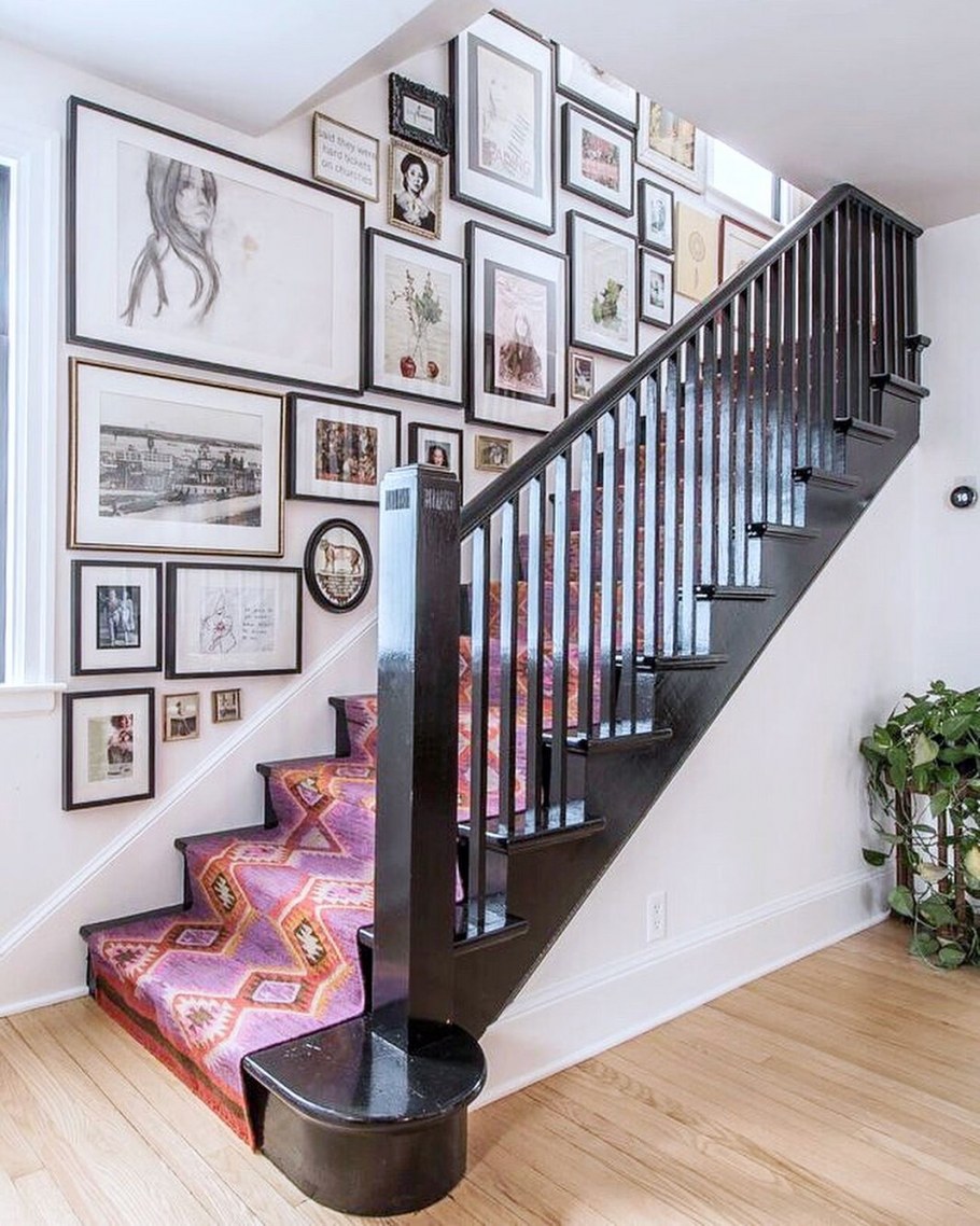 Перила на стену вдоль лестницы