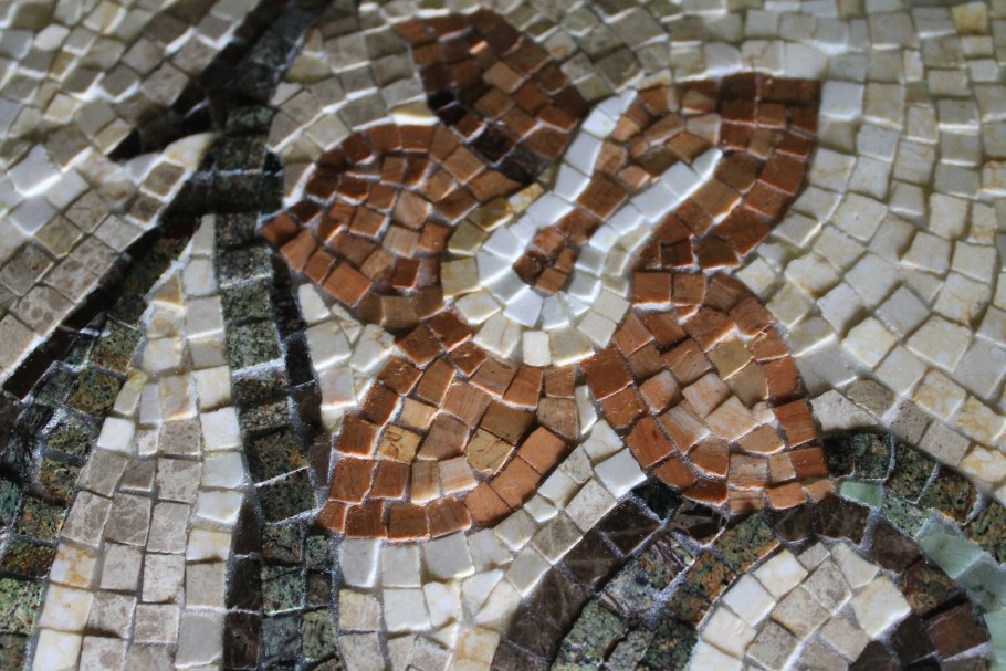 Римская мозаика из камня