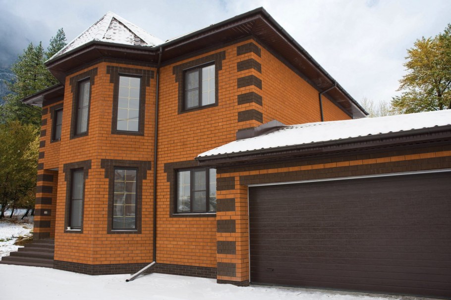 Фасад из облицовочного кирпича