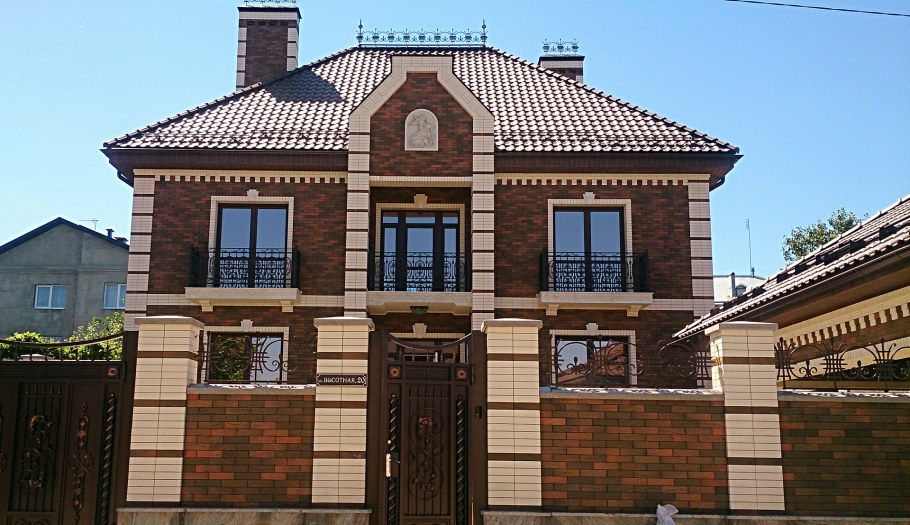 Дом из кирпичной кладки