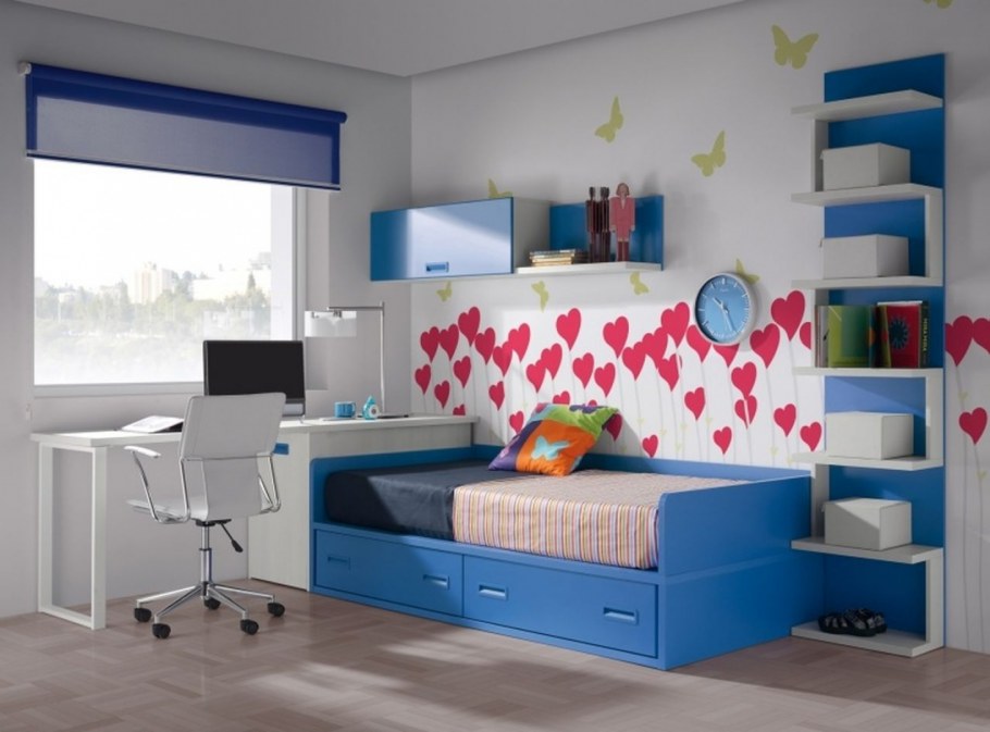 Детская мебель голубого цвета