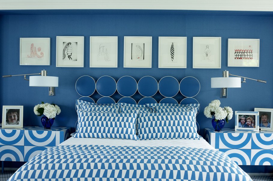 Приглушенно синий в интерьере