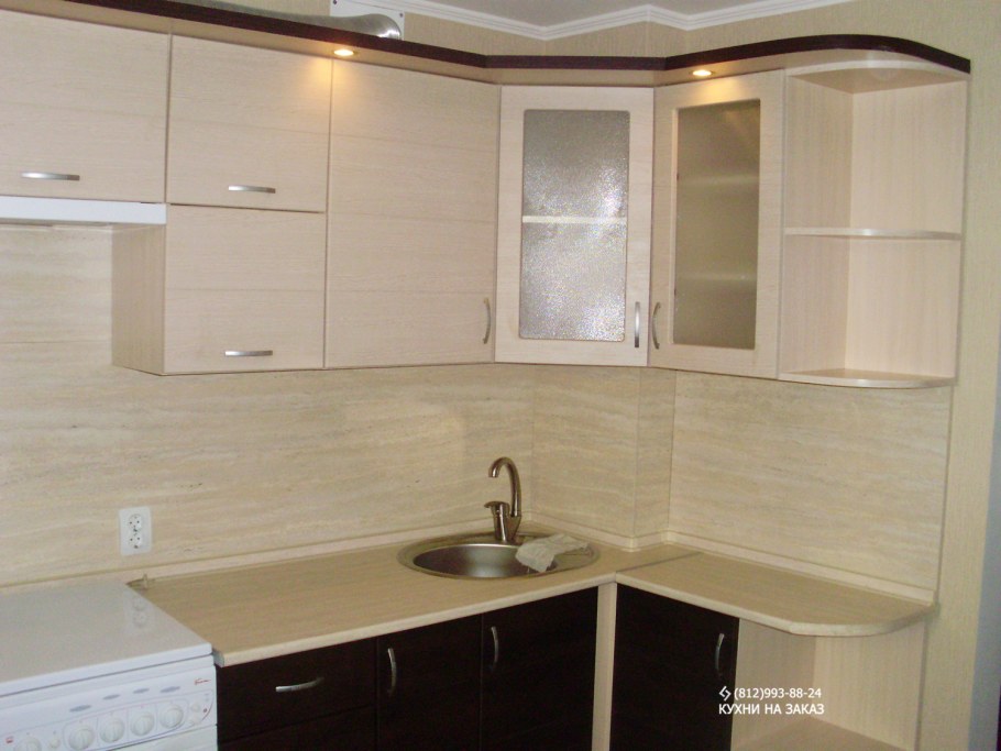 Угловая кухня из ЛДСП