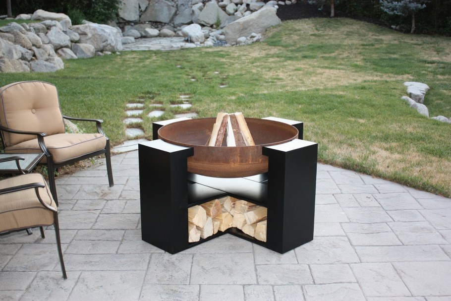 Уличный очаг для костра