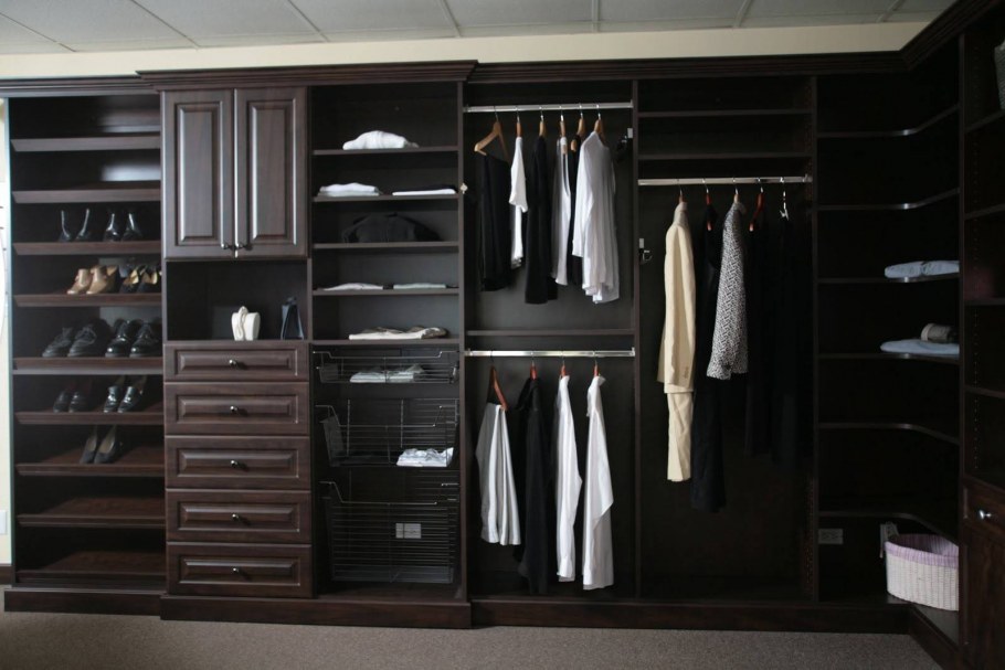 Мужской шкаф для одежды
