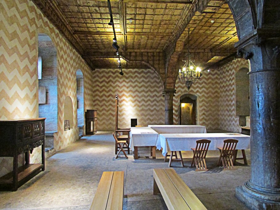 Ванная в романском стиле