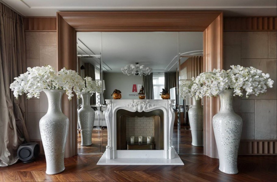 Напольные вазы в классическом интерьере