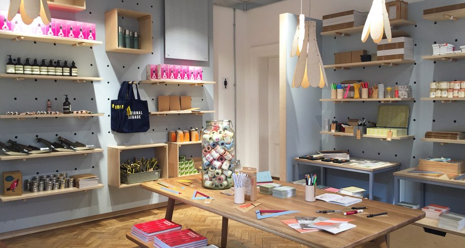 Интерьер художественного магазина