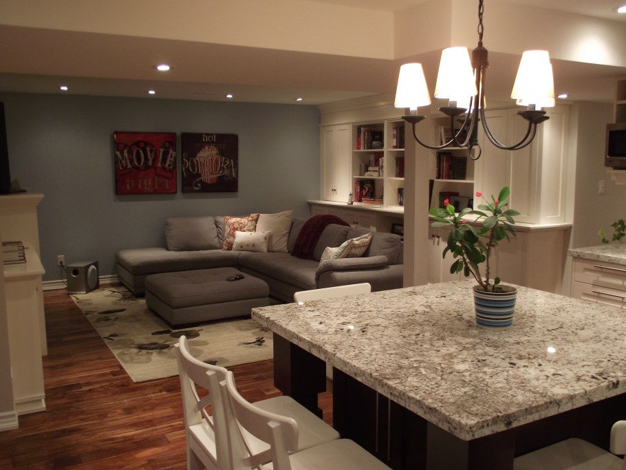 Кухня гостиная в цокольном этаже