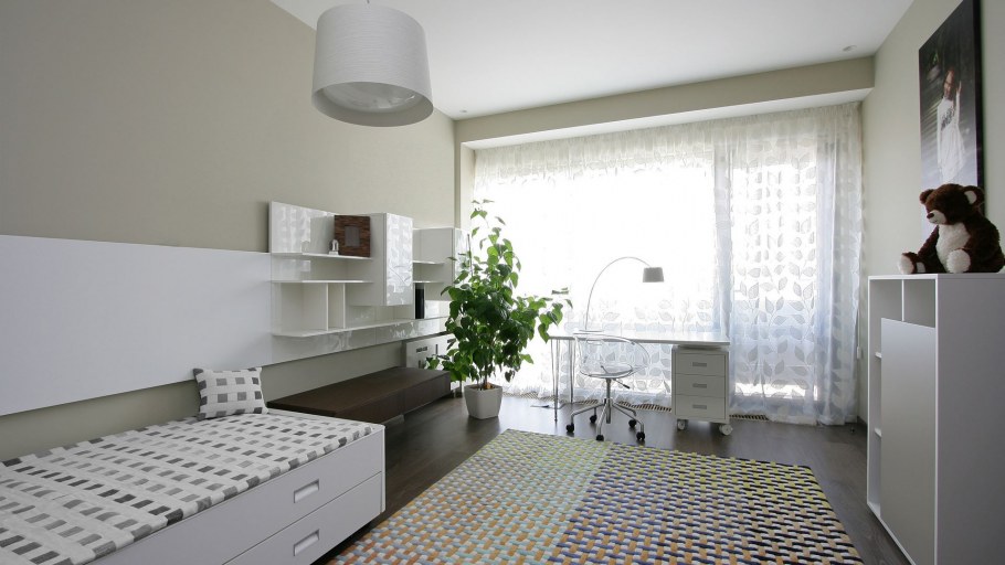 Интерьер детской комнаты с панорамным окном