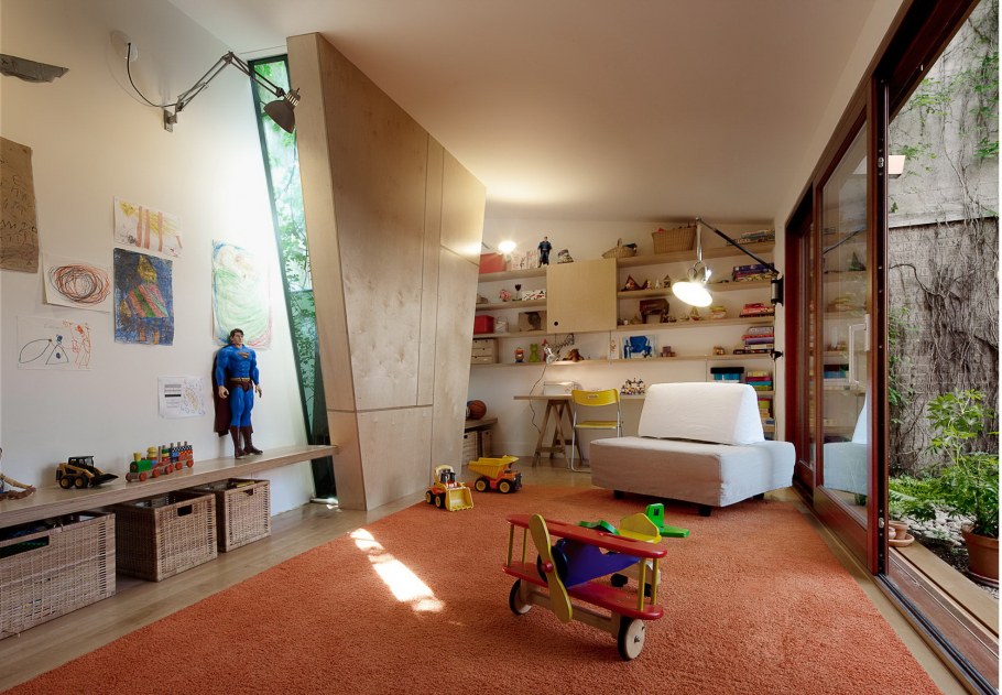 Детская с панорамным окном