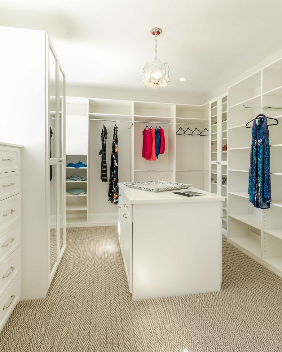 Гардеробные шоу рум