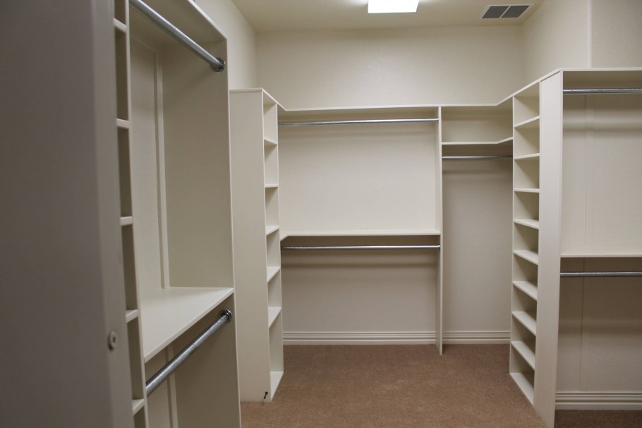 Гардеробные по периметру